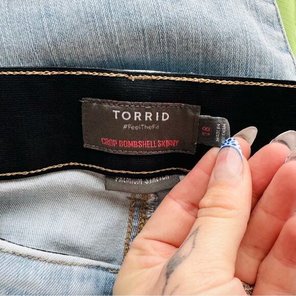 Torrid Bombshell Skinny Cropped Premium Stretch Jeans light wash woman’s 18 - Picture 8 of 10